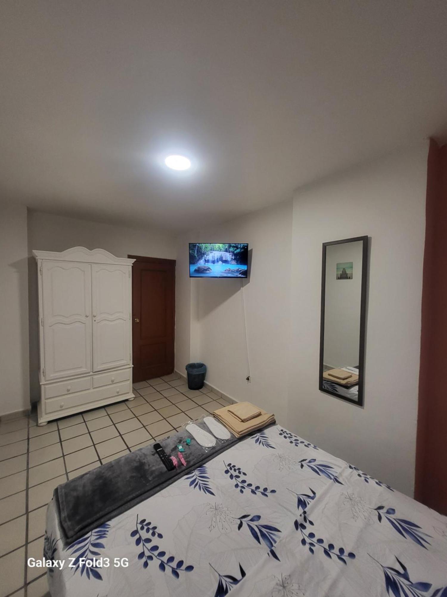 Habitacion Muy Centrica. Granada Dış mekan fotoğraf